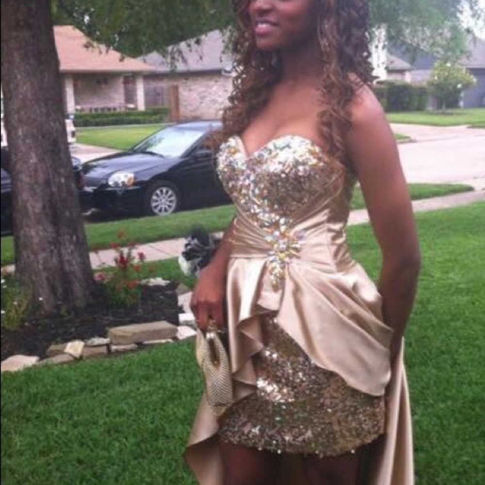 Golden champagne dress!  Gold sequin dress.  Great quality - Picture 3 of 5